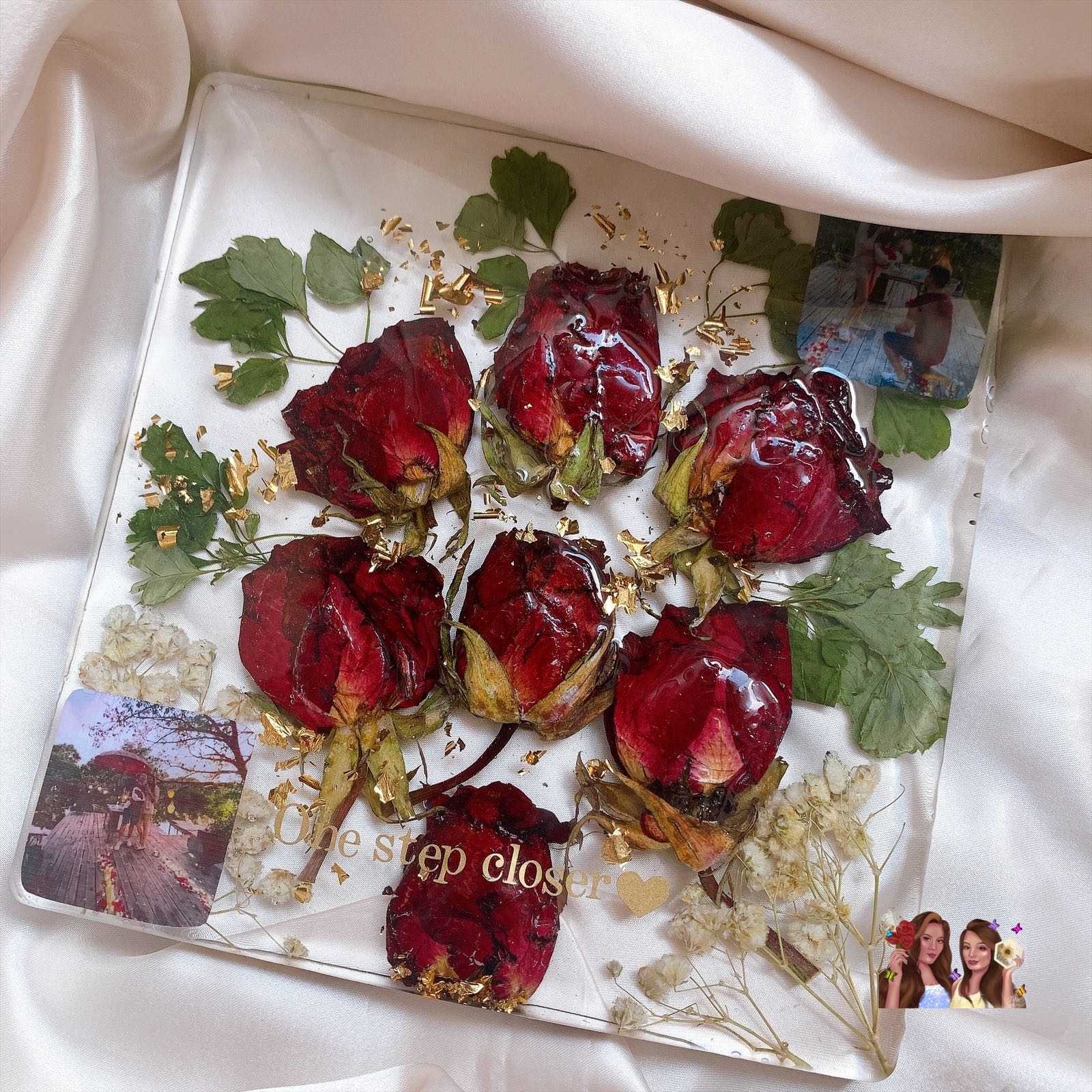 resin photo/ flower frame [large SQUARE]💐 (19 cm by 19 cm with standee)