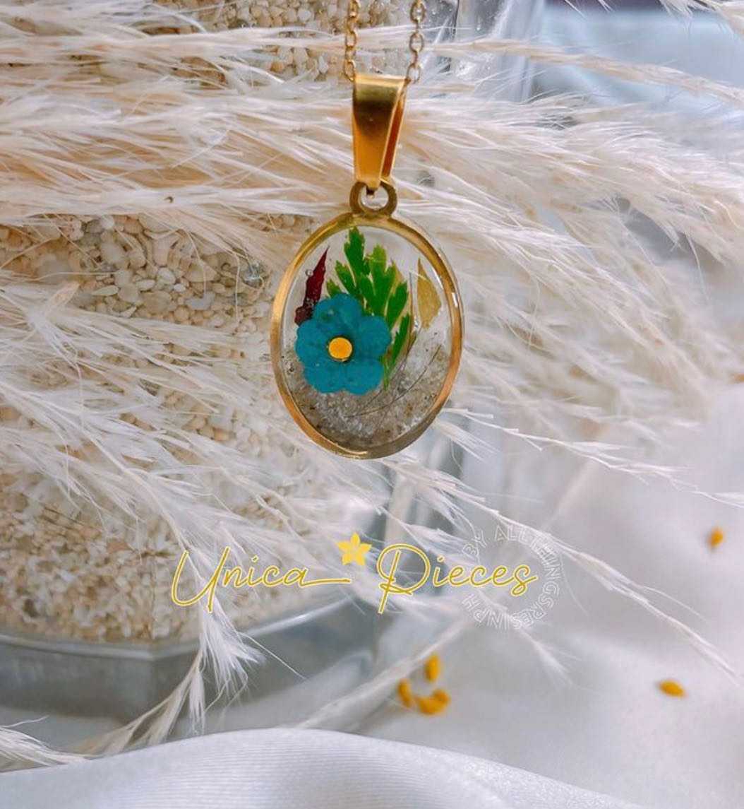 HUMAN. Ash remains GARDEN-THEMED necklace (oval-shaped)